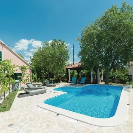 Marin As With Pool Drniš