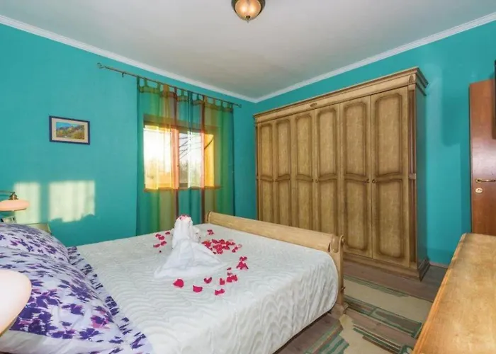 Casa de Férias Marin As With Pool Drniš