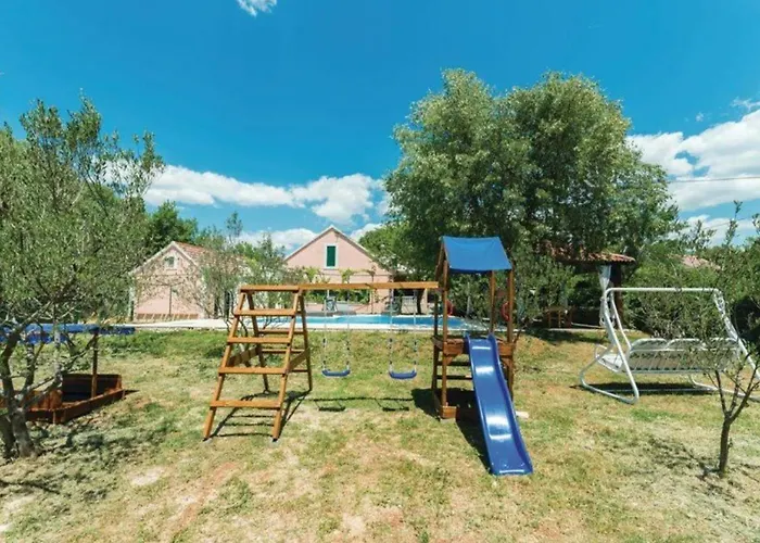 Marin As With Pool 別荘 Drniš